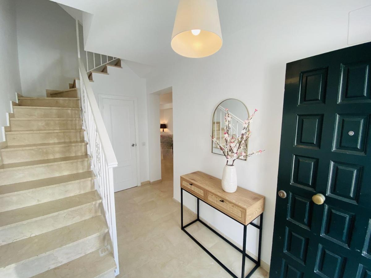 Dom wakacyjny Escape To Serenity - 3 Bedroom Townhouse By The Sea! *